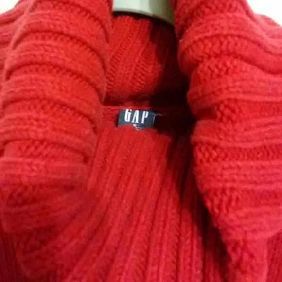 Red sweater - Picture 2 of 3